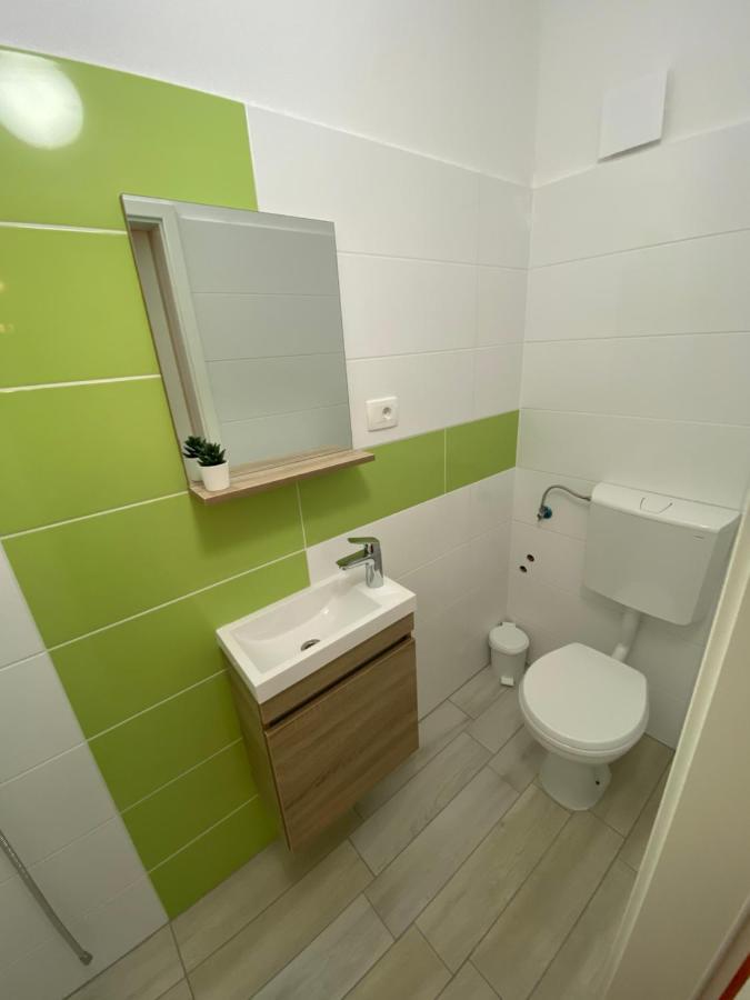 Sobe Kaki In Kivi Hostel Izola Kültér fotó