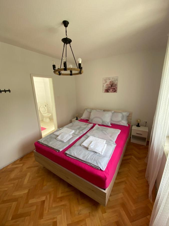 Sobe Kaki In Kivi Hostel Izola Kültér fotó