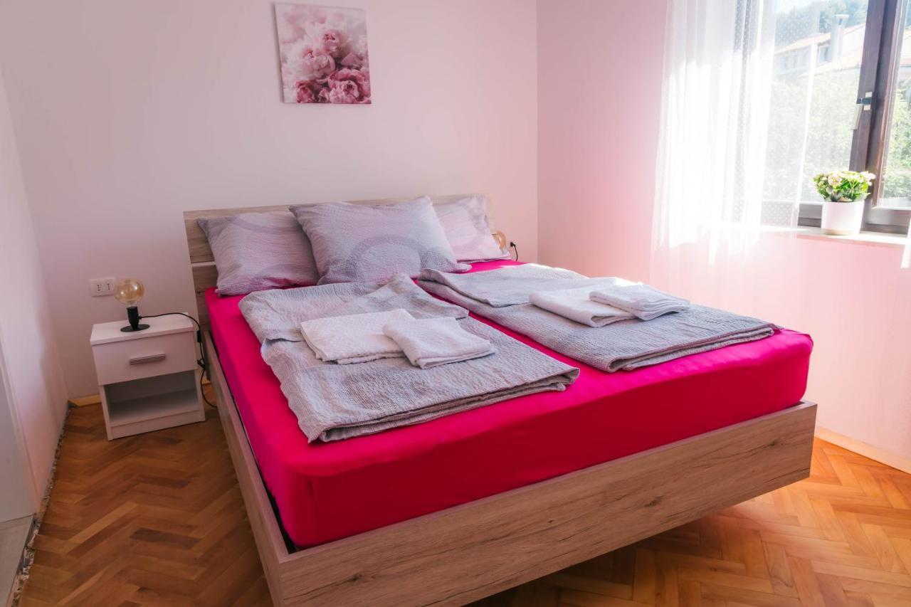 Sobe Kaki In Kivi Hostel Izola Kültér fotó
