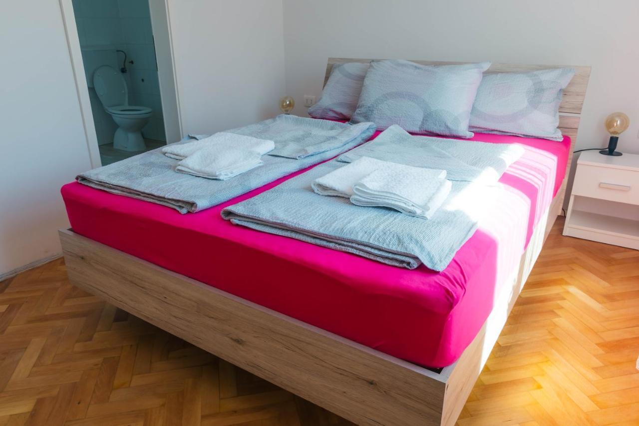 Sobe Kaki In Kivi Hostel Izola Kültér fotó